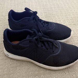 New Balance Women’s 415 Navy Blue walking Sneakers 7.5